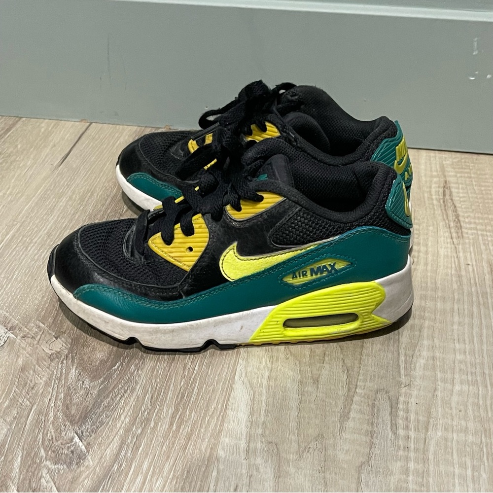 Nike kids air max green black and yellow shoes size 1.5